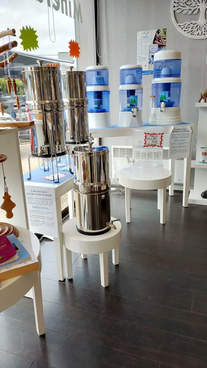 Vitrine de fontaines à eau et filtres purificateurs