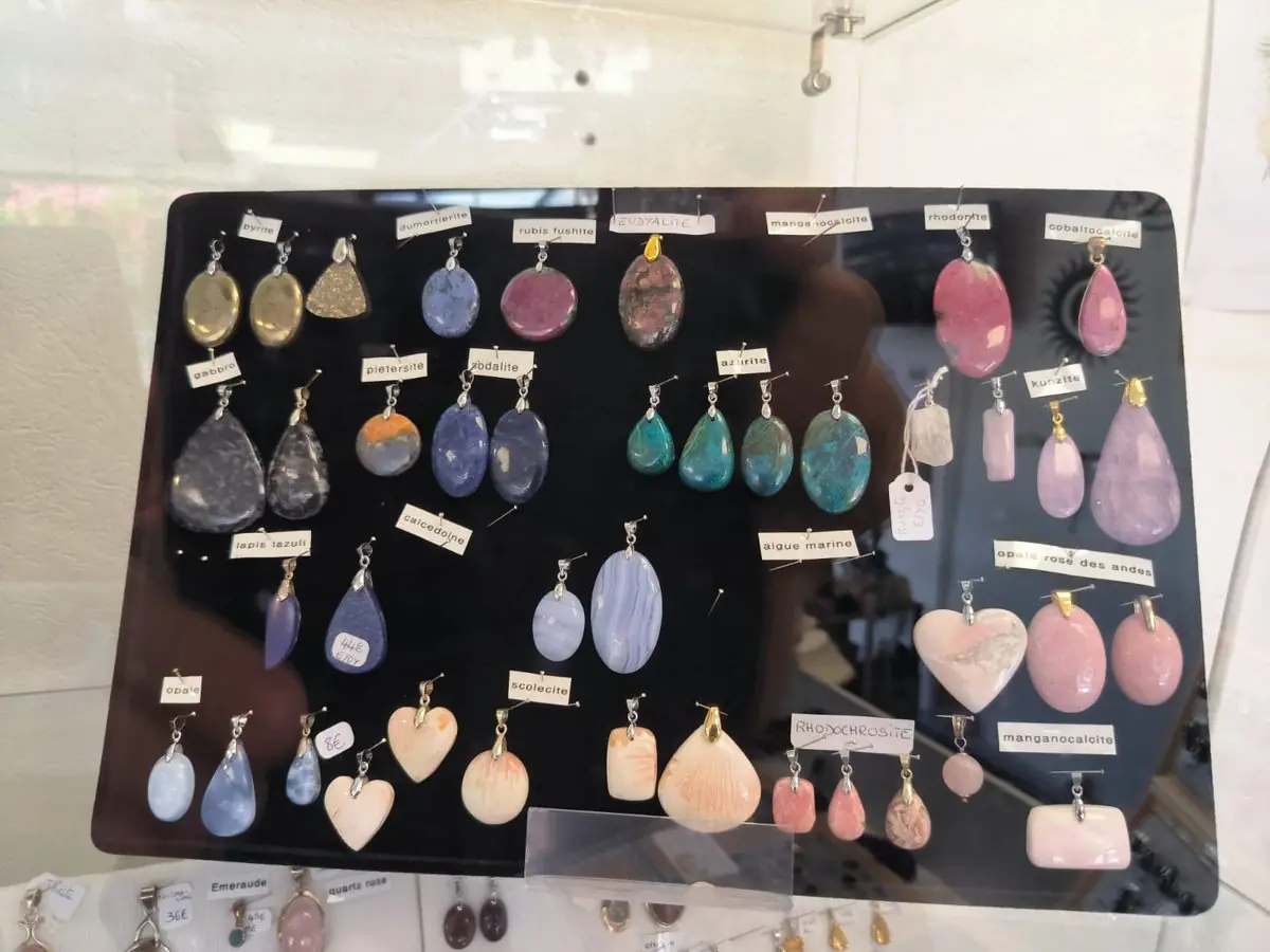 Boucles d'oreilles en pierres fines